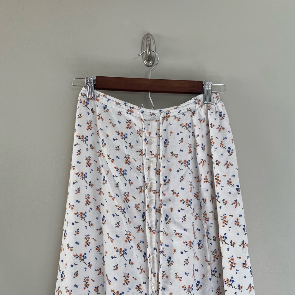 AMERICAN EAGLE Floral Button-Up Silt Midi Skirt Size Medium - Picture 2 of 8